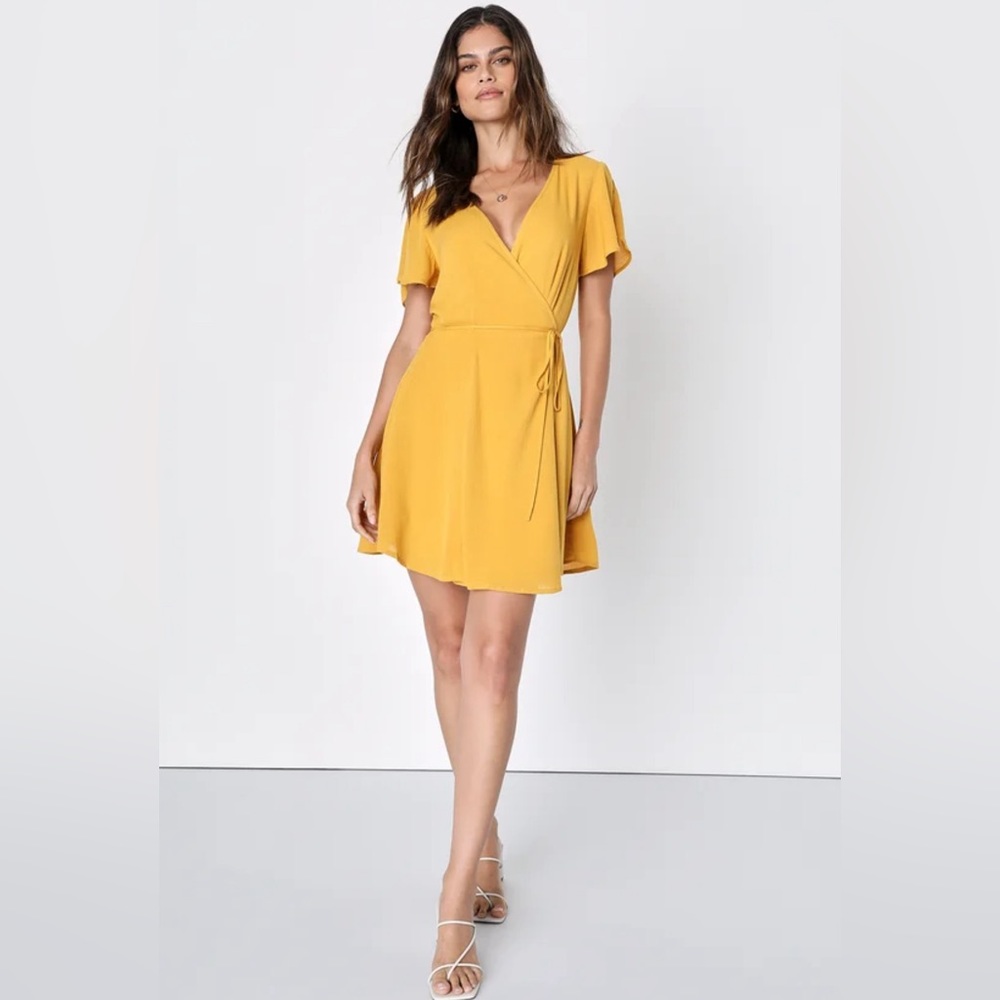 NWT Lulu's Mustard Yellow Harbor Point Flutter Sleeve Mini Wrap Dress Small